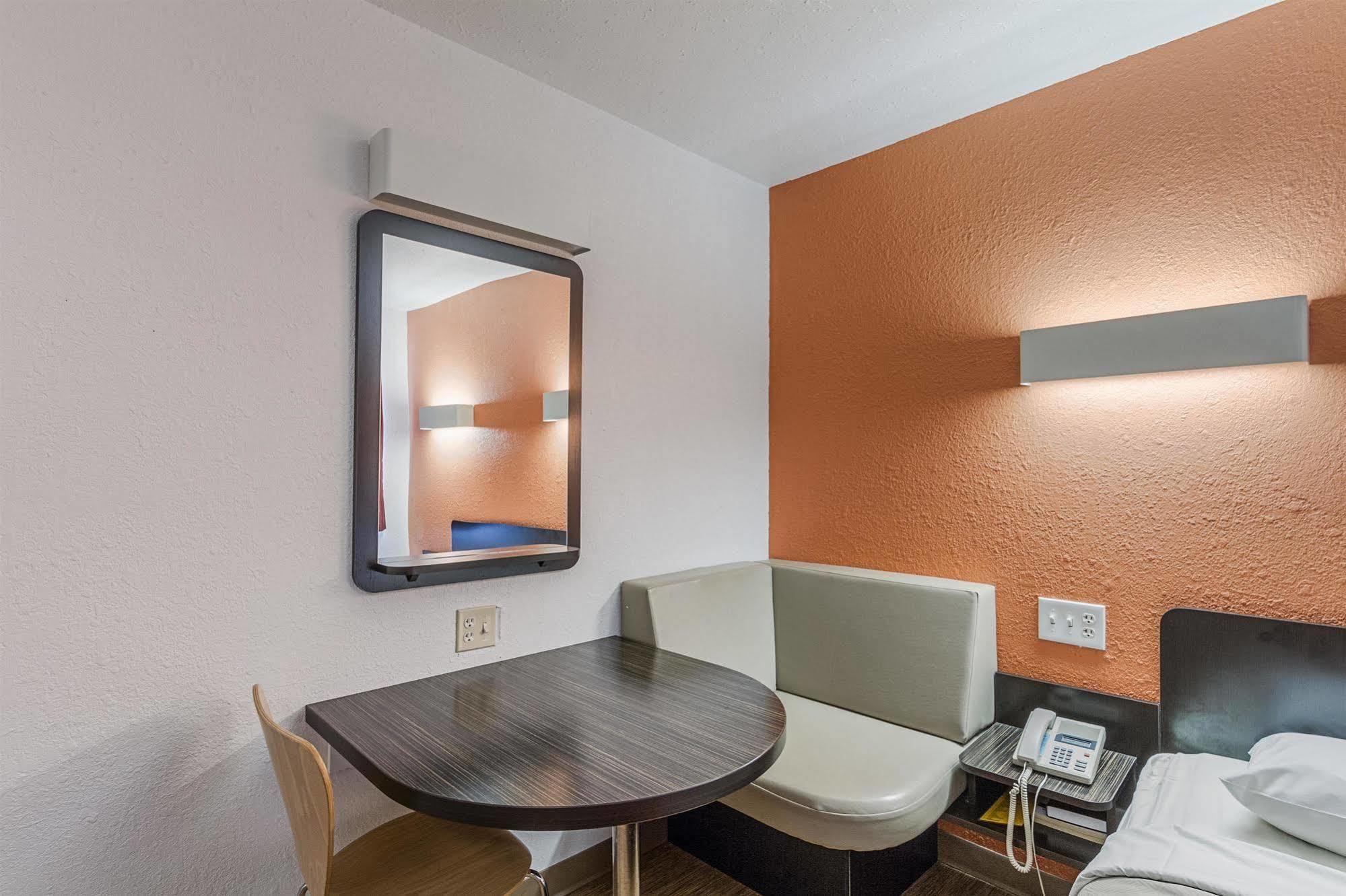 Motel 6-Oshkosh, Wi Zewnętrze zdjęcie